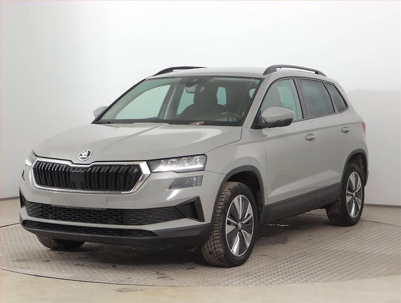 Škoda Karoq (2023) 1.5 TSI - fotka 2 z 24