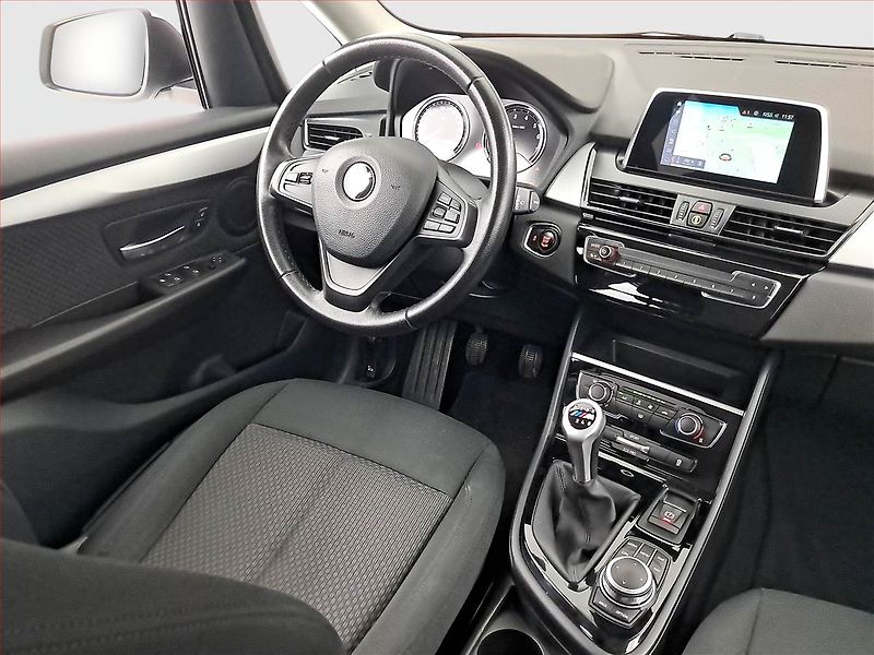 BMW Řada 2 (2019) 216i Active Tourer, Serv.kniha - fotka 7 z 20