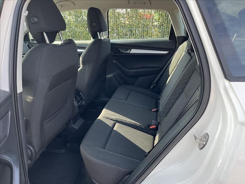 Škoda Karoq 2,0 TDi 110 4x4 DSG TAŽNÉ -DPH - fotka 13 z 47
