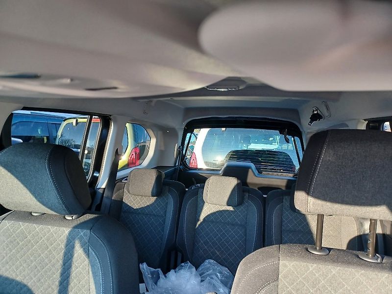 Opel Combo Elegance Plus XL 1,5CDTi MT6 - fotka 30 z 30