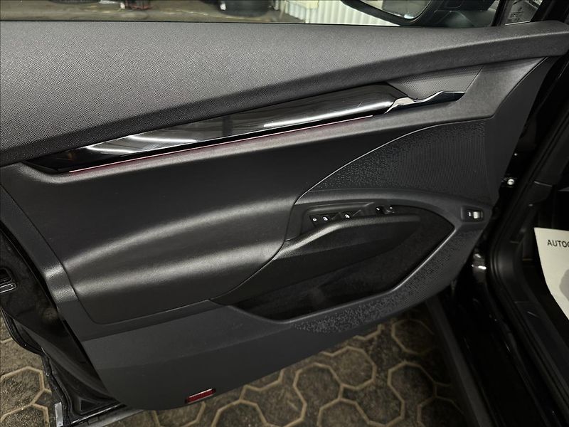 Škoda Enyaq IV80 DCC SUITE TAŽNÉ MATRIX - fotka 14 z 47