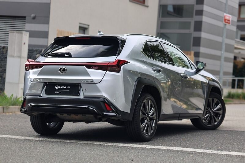 Lexus UX 300h 300H 2,0 HEV F SPORT DESIGN - fotka 5 z 24