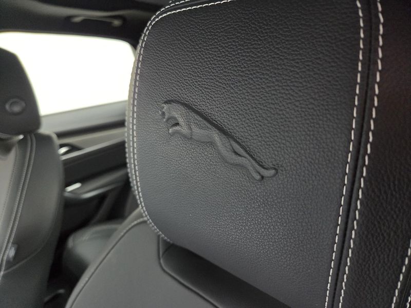 Jaguar F-Pace D300 ED90th HUD PANO ZÁR-2030 - fotka 17 z 48