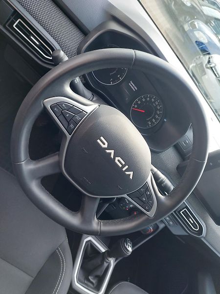 Dacia Sandero (2023) III. TCe 90 - fotka 9 z 31