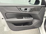 Volvo V60 B4 DARK PLUS AUT CZ 1.maj - náhled 18