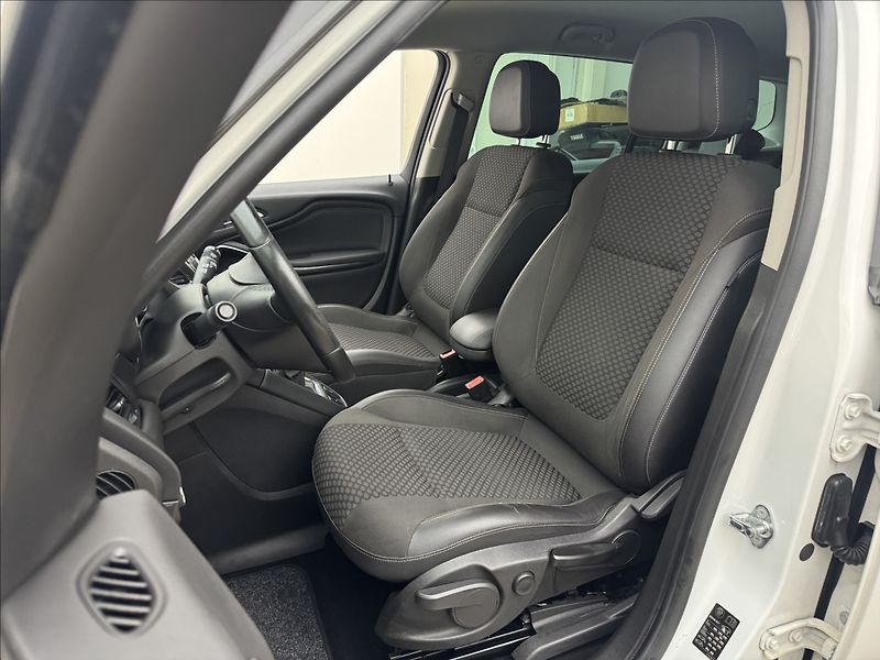 Opel Zafira 2,0 96kW VÝHŘEV SENZORY DPH ČR - fotka 29 z 35