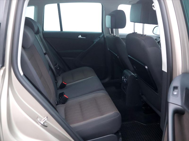 Volkswagen Tiguan 1,4 TSI 118kW CZ 2.Maj Klima - fotka 12 z 29