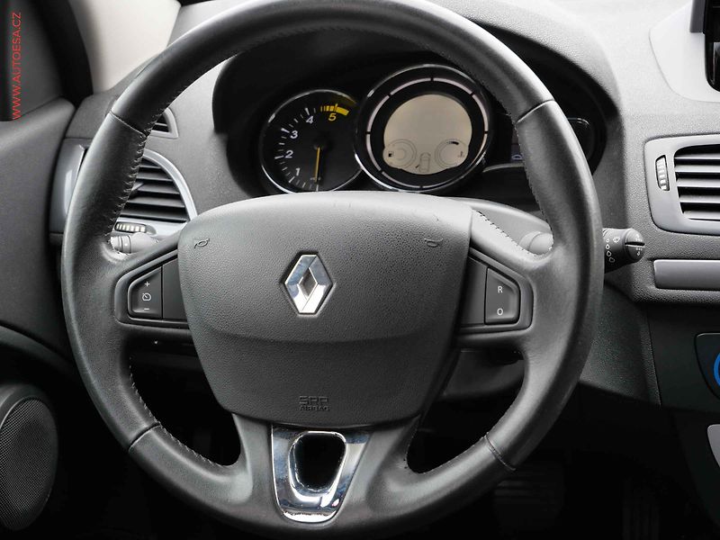 Renault Mégane (2016) 1.5 dCi, Limited, navi - fotka 12 z 21