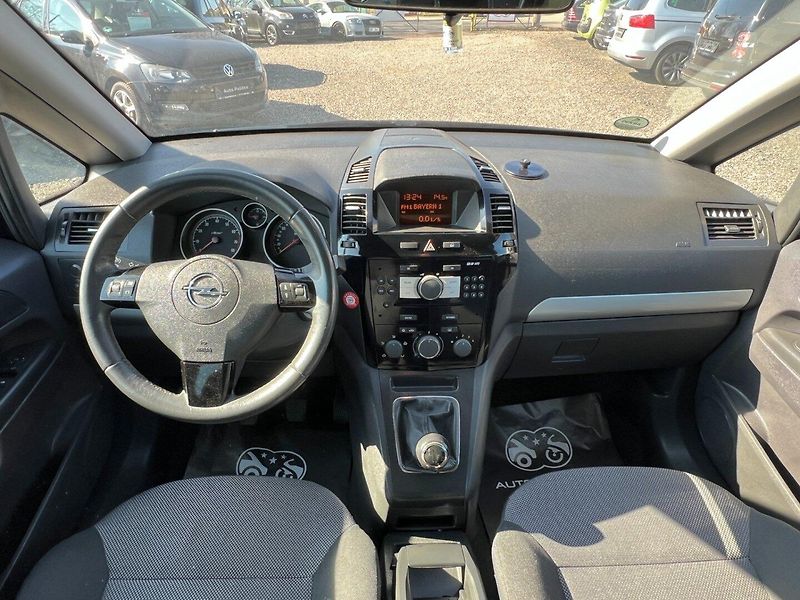 Opel Zafira (2010) 1.8i 103 kW 7 míst,Klima,Stav - fotka 11 z 19