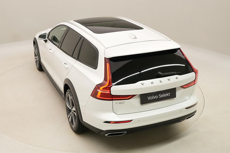 Volvo V60 CC B5 AWD BRIGHT PLUS AUT  - fotka 18 z 45