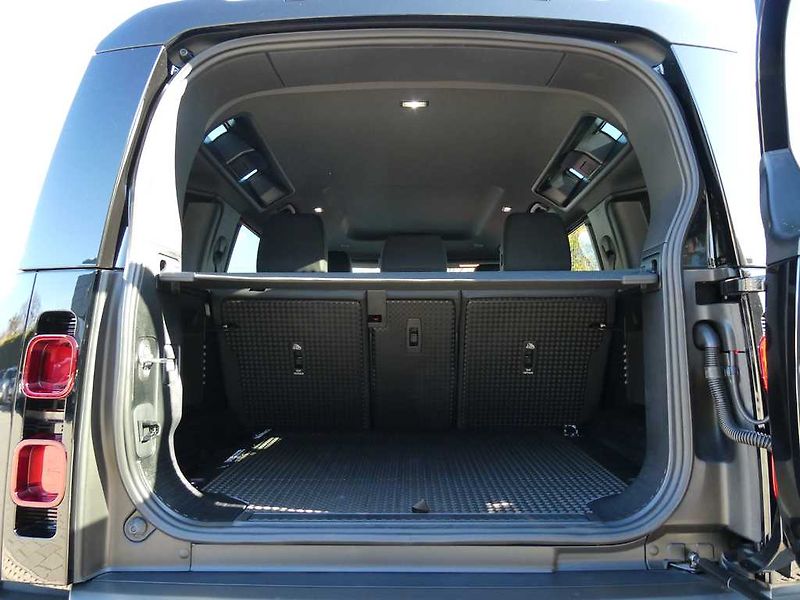 Land Rover Defender (2026) 110 3,0 X-Dynamic SE D200 - fotka 32 z 36