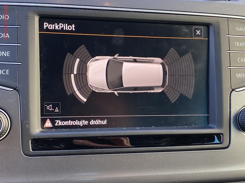 Volkswagen Golf (2015) 1.6 TDi, Lounge, bixen, navi - fotka 17 z 18