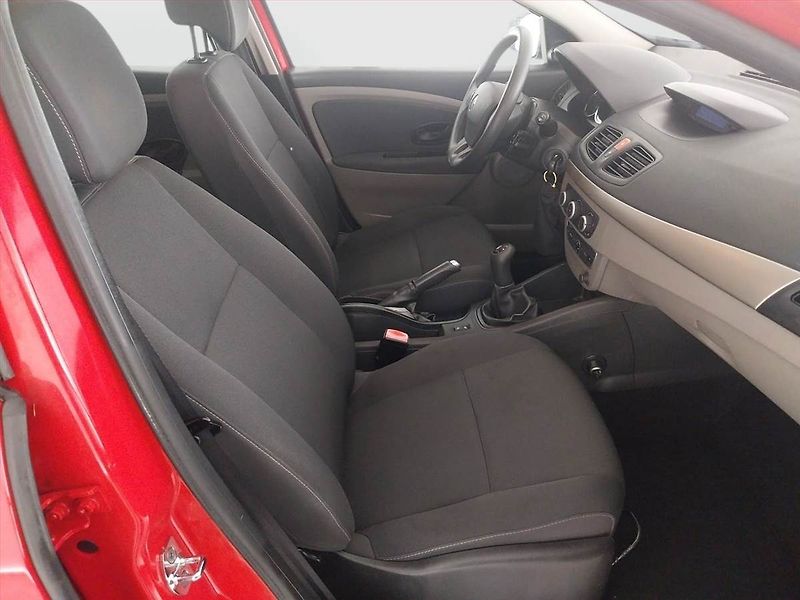 Renault Mégane (2010) 1.6 16V, po STK, Tažné - fotka 9 z 17