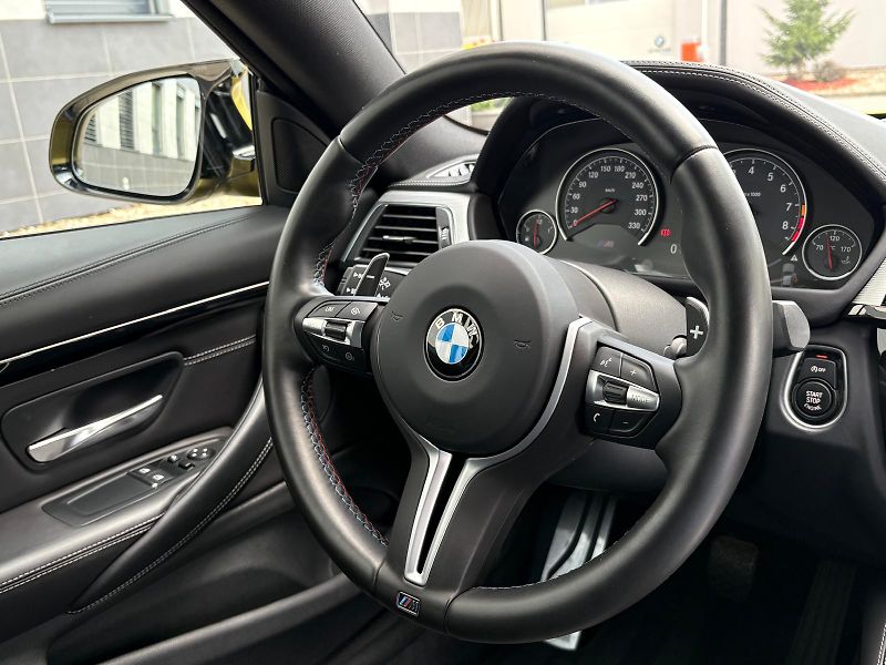 BMW M4 F82 LCI, 317 kW,34991km - fotka 44 z 56