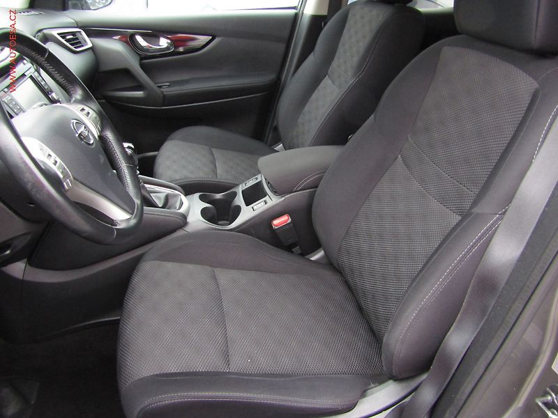 Nissan Qashqai (2016) 1.2 DiG-T 4X2, N-Connecta - fotka 9 z 18