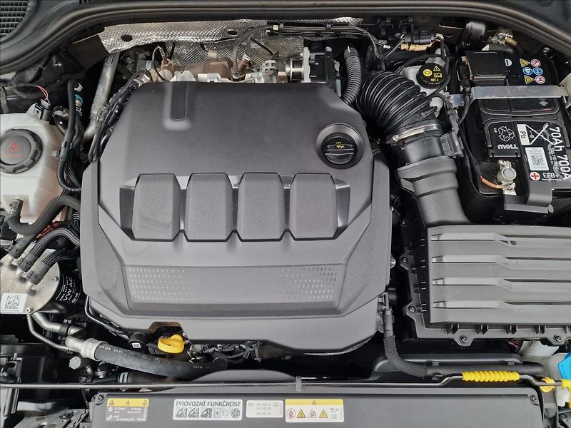 Volkswagen Golf 2.0TDI 110kW DSG Style, 1.Maj - fotka 43 z 50