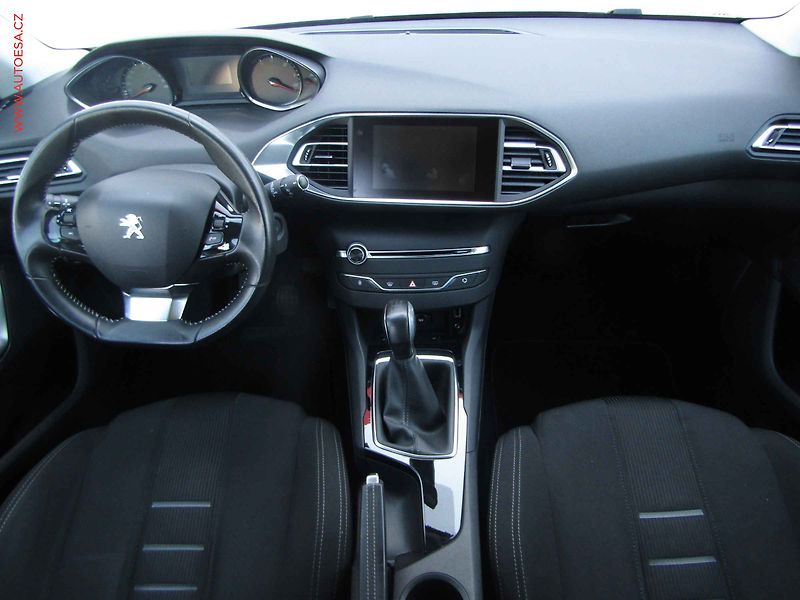 Peugeot 308 (2014) 1.6 HDi, ČR, AC, tempo, park - fotka 8 z 18