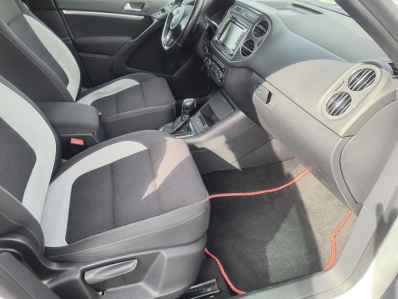 Volkswagen Tiguan (2013) 2.0 TDI 4X4 DSG 130KW R-LINE  - fotka 19 z 53