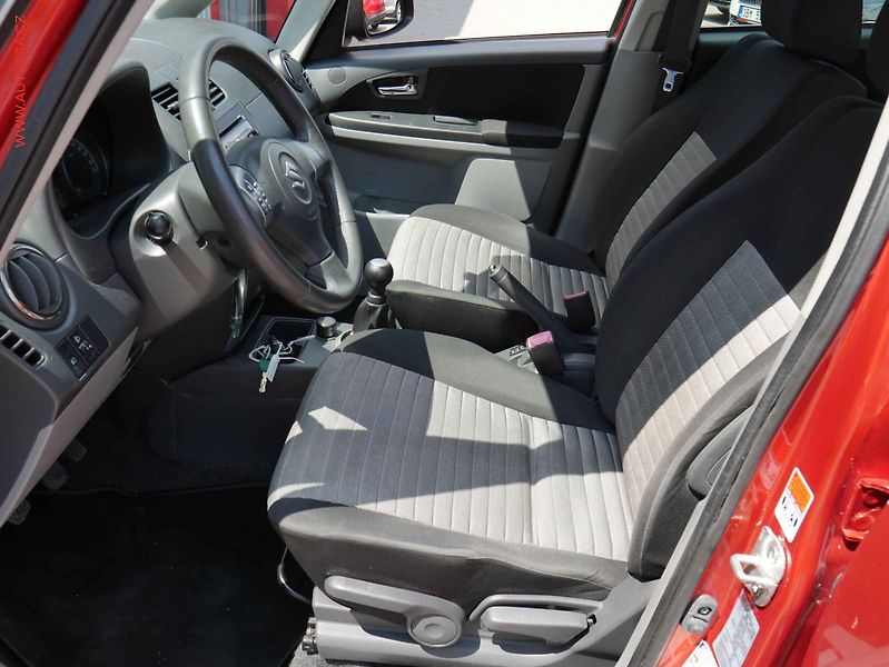 Suzuki SX4 (2010) 1.6 VVT 4x4, ČR, GLX, +kola - fotka 9 z 18