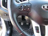 Kia Sportage (2012) 1.6 GDi, xenon, AC - náhled 13