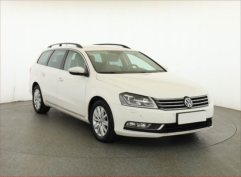 Volkswagen Passat (2013) 2.0 TDI, Automat, ČR,1.maj - fotografie inzerátu