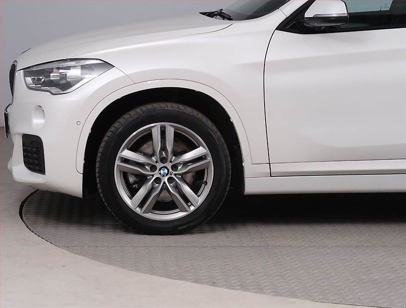BMW X1 (2016) M Sport xDrive20d, 4X4 - fotka 15 z 17