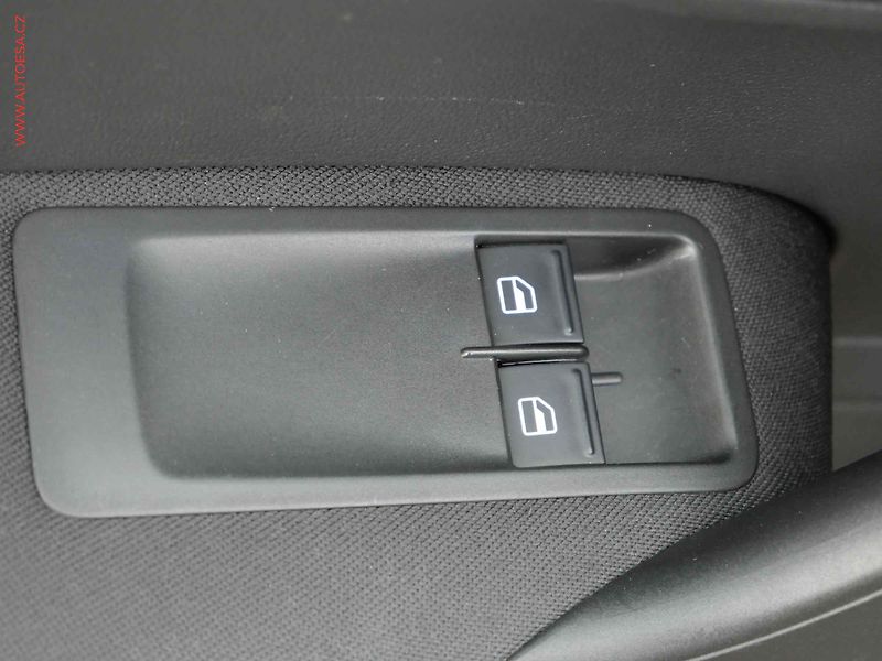 Volkswagen Polo (2010) 1.2i, 2.maj,ČR, Klima - fotka 11 z 15
