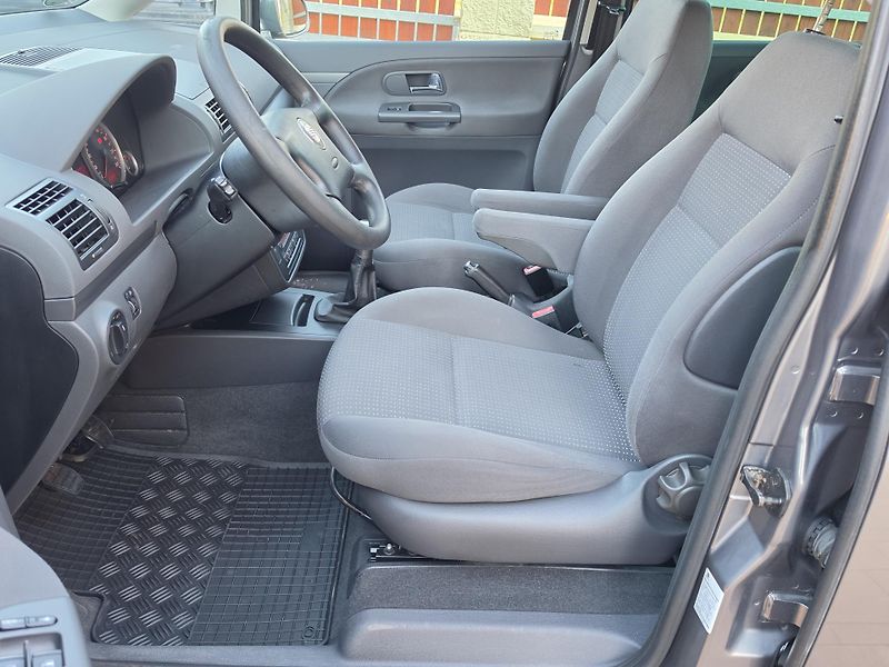 Seat Alhambra 2.0TDi 140PS REFERENCE*2xSADA* - fotka 12 z 46