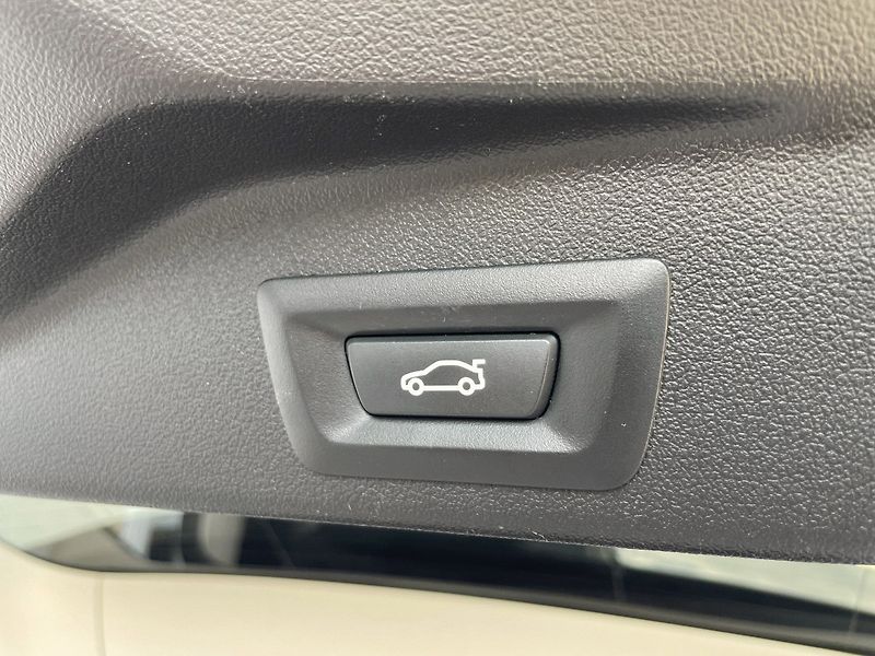 BMW X5 (2019) xDrive 40i AT 340k - fotka 25 z 28
