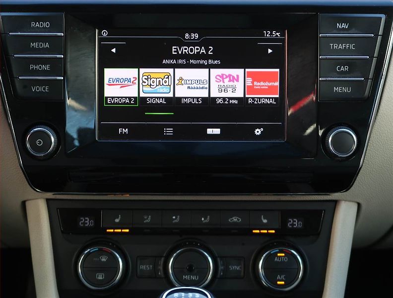 Škoda Superb (2016) Style 2.0 TDI 4x4, 4X4, ČR - fotka 12 z 23