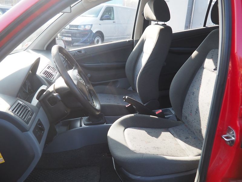 Škoda Fabia (2005) 1,2 HTP - fotka 11 z 29
