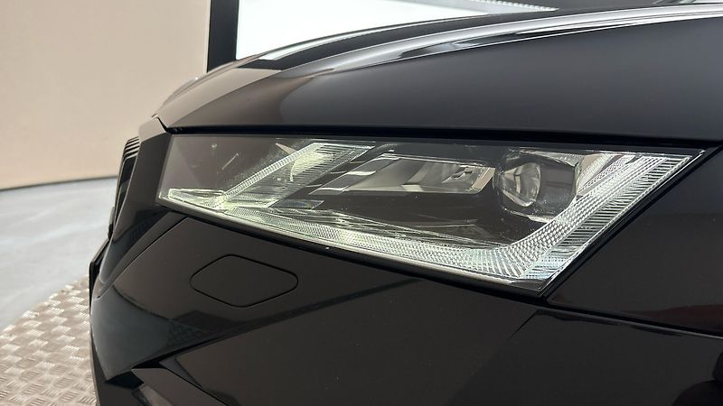 Škoda Octavia 2.0 TDI DSG 4x4 RS - fotka 18 z 28