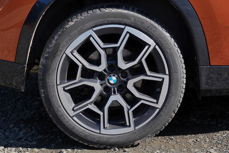 BMW X1 23i xDrive, Tažné, 360° kamera - fotka 11 z 40