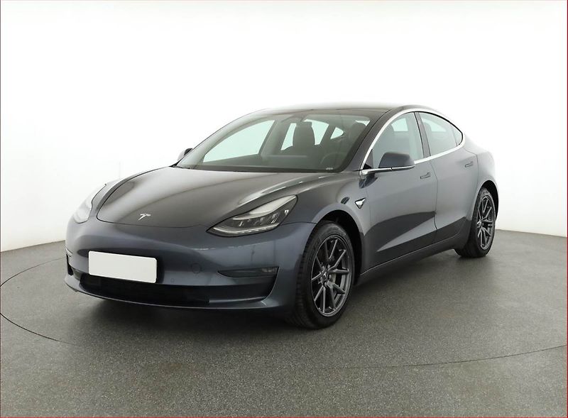 Tesla Model 3 (2019) Long Range 4WD 78kWh, SoH 85% - fotka 2 z 22