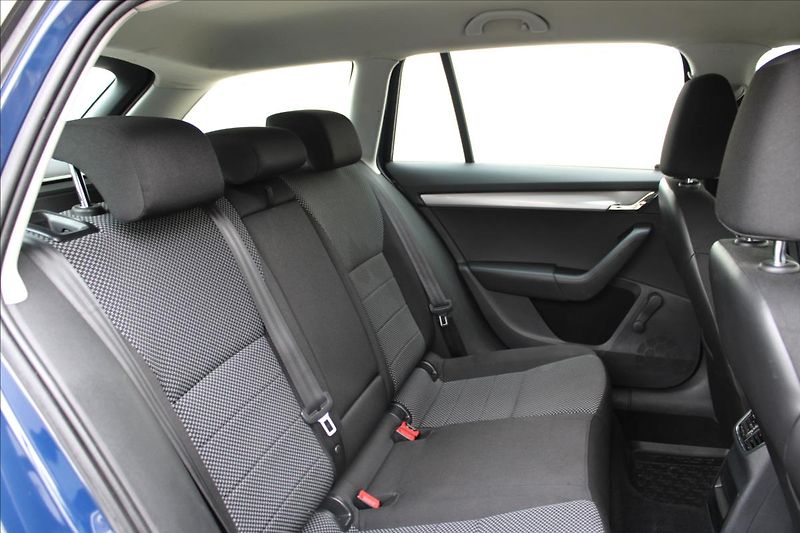 Škoda Octavia 1.6 TDI/81 kW/Ambition/ CZ - fotka 31 z 39