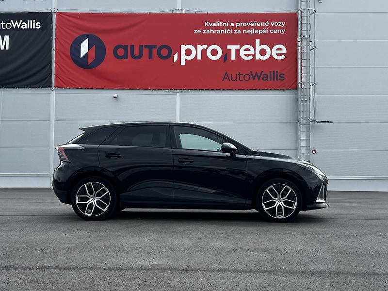 MG MG4 150kW 64kWh LUXURY 1.Maj DPH - fotka 3 z 23