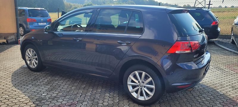 Volkswagen Golf (2015) 7 1,2 TSi 81kW benzín Lounge - fotka 8 z 35
