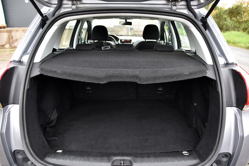 Peugeot 2008 1.2, KLIMATIZACE, TEMPOMAT - fotka 31 z 36