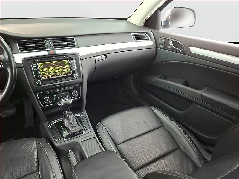 Škoda Superb (2012) 2.0 TDI, Automat, Tažné - fotka 8 z 19