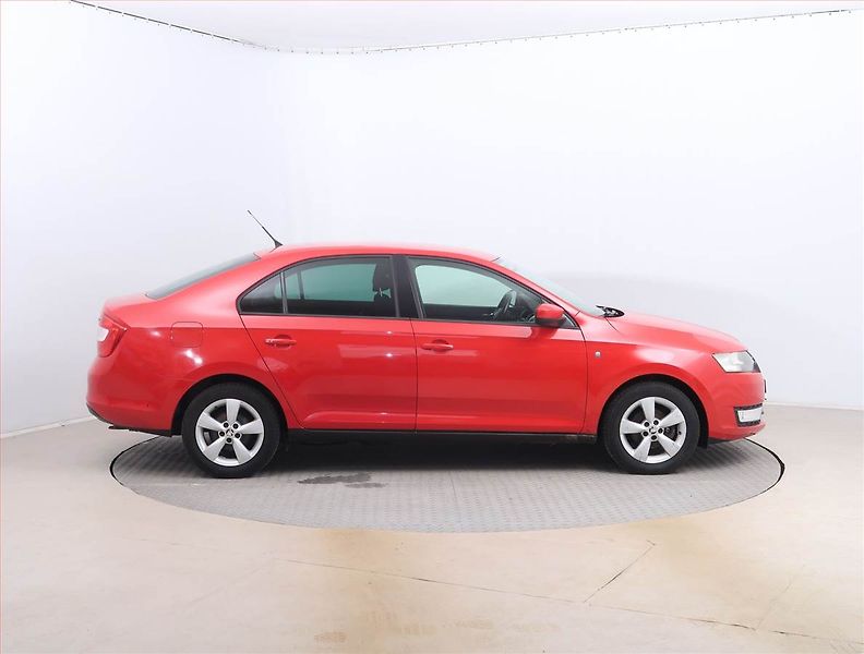 Škoda Rapid (2013) Ambition 1.2 TSI, Serv.kniha - fotka 6 z 14