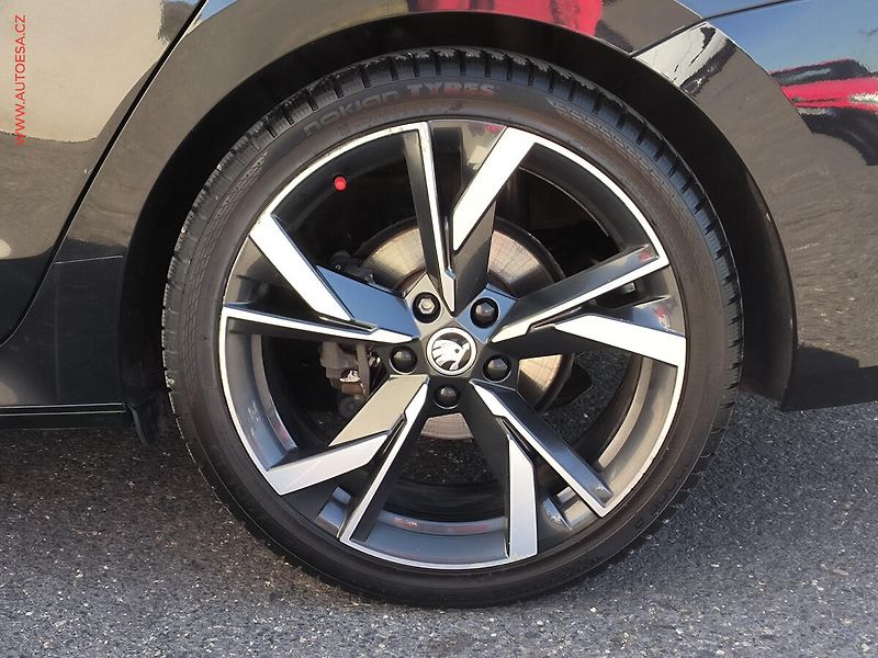 Škoda Octavia (2022) 2.0 TSi 4X4, ČR, SportLine - fotka 29 z 30