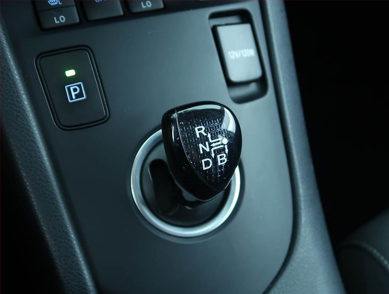 Toyota Auris (2018) Hybrid, Automat, ČR,1.maj - fotka 13 z 19