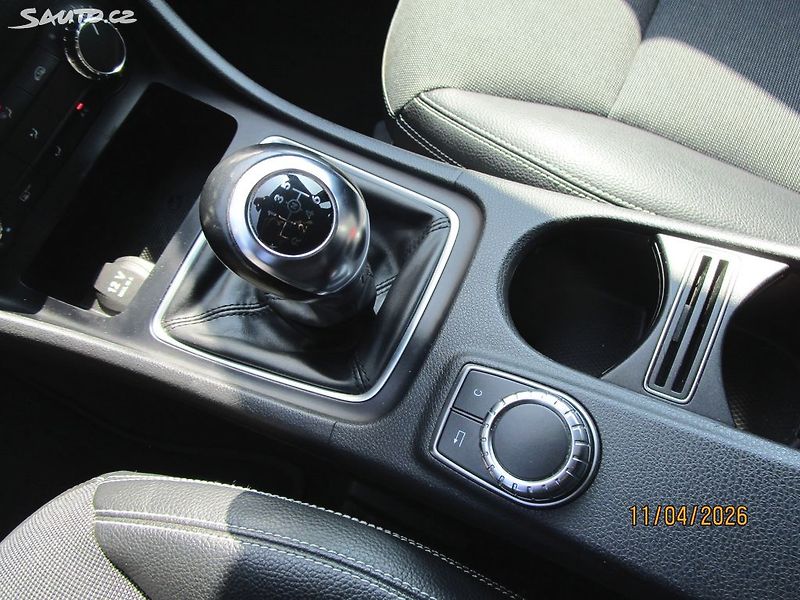 Mercedes-Benz Třídy A 1,6-90KW-NOVÝ OLEJ+FILTRY - fotka 25 z 29