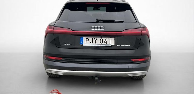 Audi e-tron 55 Quattro 360kam Tažné LED - fotka 6 z 23