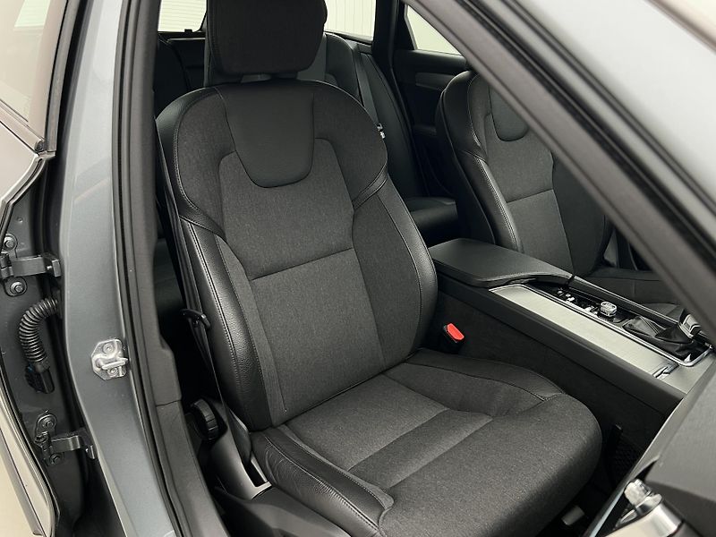 Volvo V90 CC D4 POLESTAR AWD AUT - fotka 18 z 44
