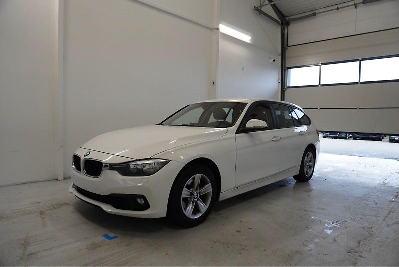BMW Řada 3 318 AUTOMAT - fotka 1 z 32