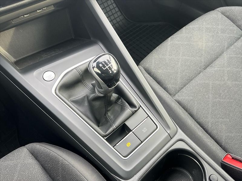 Volkswagen Golf 1,5 TSi 96kW LIFE  8 - fotka 18 z 26