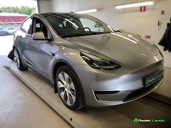 Tesla Model Y (2023) LFP Berlín, tažné, Quicksilver - fotografie inzerátu