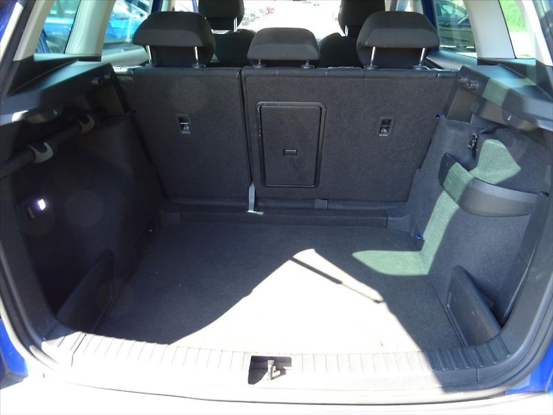 Škoda Karoq 1,0 TSi Business  85 kW - fotka 16 z 31
