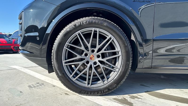 Porsche Cayenne E-Hybrid Black Edition - fotka 9 z 25